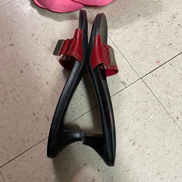 PRADA Sport Womens Size 40 Red/Black Kitten Heels Mules Sandals Leather - Picture 6 of 9